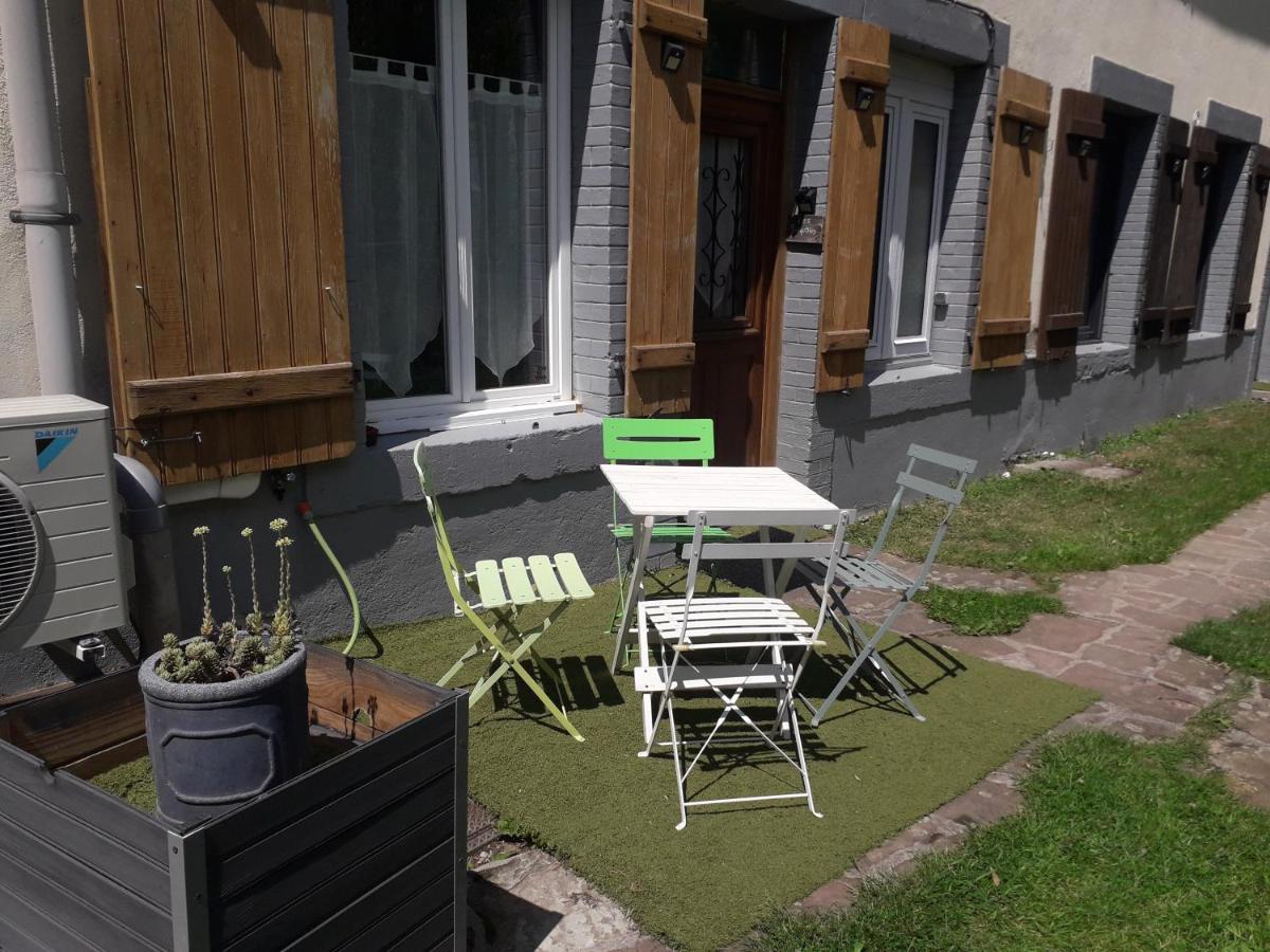 Gites, Les Jonquilles, Le Sagard Et Bungalow Les Brimbelles, Nature Et Detente La Houssiere Exterior foto