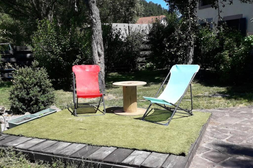 Gites, Les Jonquilles, Le Sagard Et Bungalow Les Brimbelles, Nature Et Detente La Houssiere Exterior foto